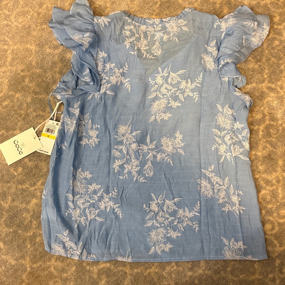NWT Cece Floating Florals Top. Medium - Picture 6 of 6
